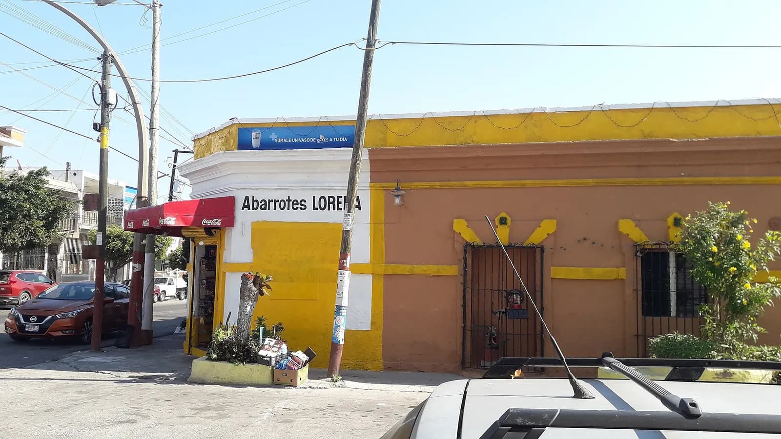 Fachada de una tienda de abarrotes